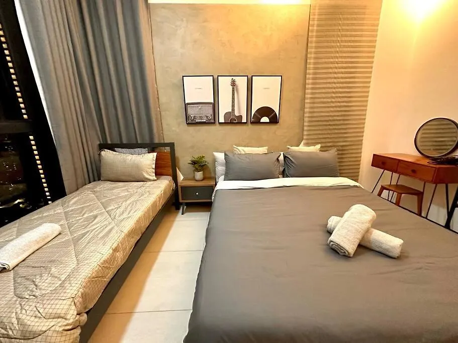 Urban Seaview With Infinity Pool, Luxury Modern Stylish 7Pax 3Bedroom 3Queen Jelutong Malaysia