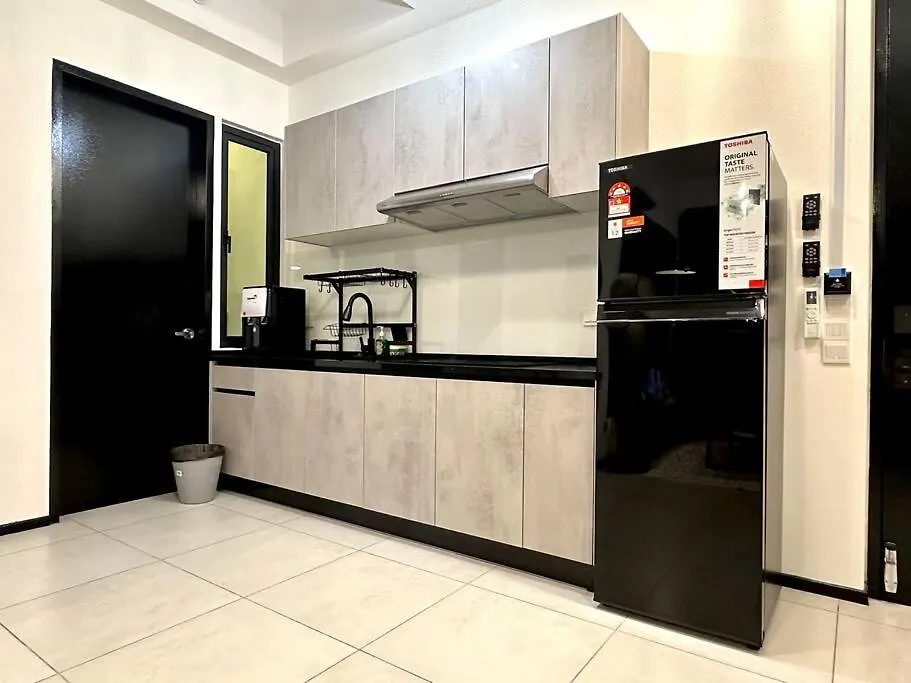 Urban Seaview With Infinity Pool, Luxury Modern Stylish 7Pax 3Bedroom 3Queen Jelutong Holiday home