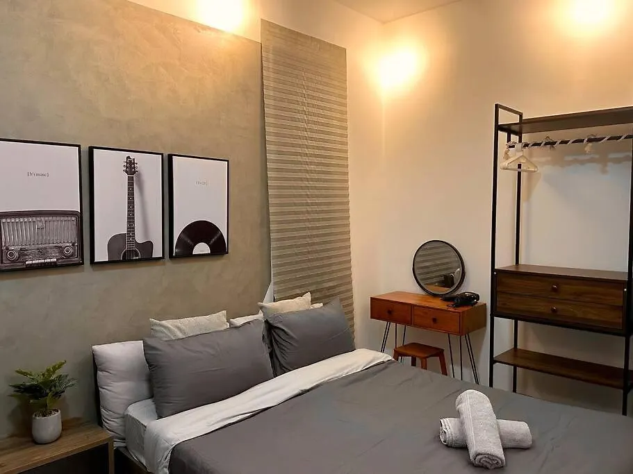 Urban Seaview With Infinity Pool, Luxury Modern Stylish 7Pax 3Bedroom 3Queen Jelutong 0*,  Malaysia