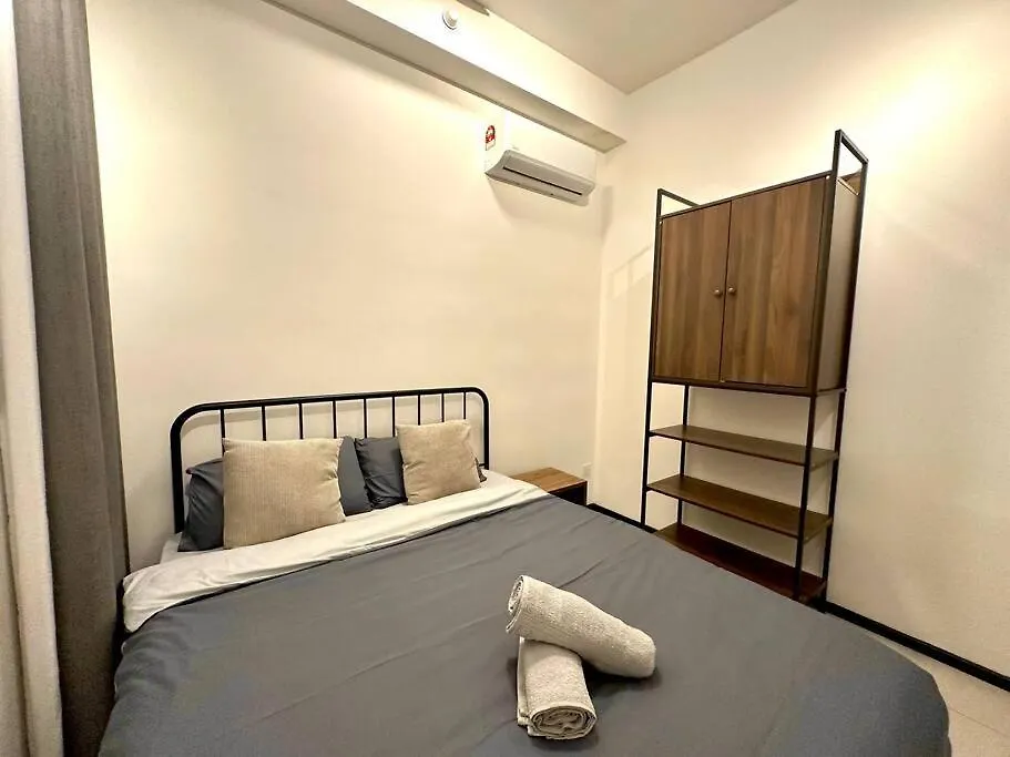 Holiday home Urban Seaview With Infinity Pool, Luxury Modern Stylish 7Pax 3Bedroom 3Queen Jelutong