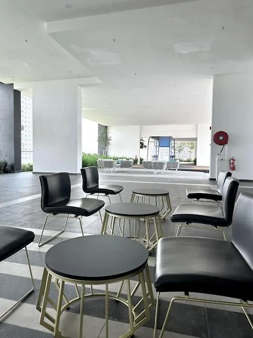 Prázdninový dům Urban Seaview With Infinity Pool, Luxury Modern Stylish 7Pax 3Bedroom 3Queen Jelutong
